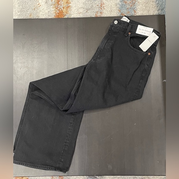 Abercrombie & Fitch *NWT* 90's Relaxed High Rise Jeans. Size 30 - Picture 8 of 8
